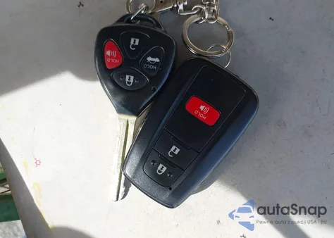 2013 Toyota Corolla S/S Special Edition z USA, uszkodzony, nr VIN 2T1BU4EE7DC108782